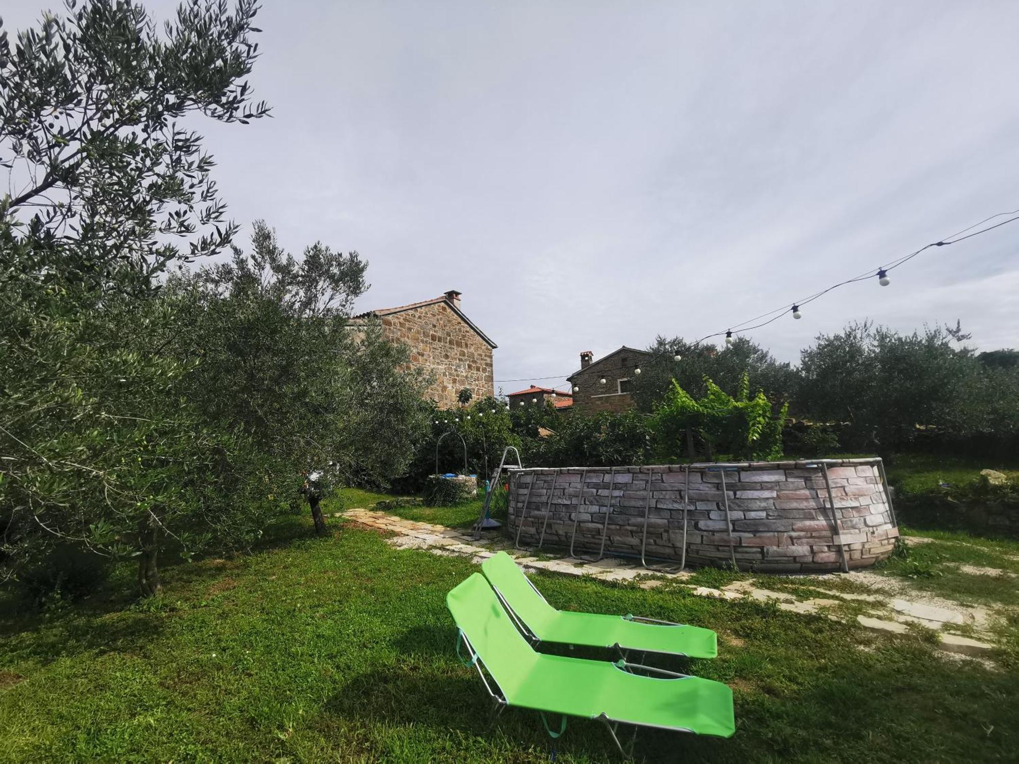Apartma Baladur Brezovica pri Gradinu Exteriér fotografie